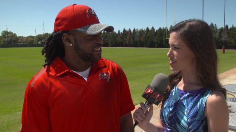 Buccaneers Trade S J.J. Wilcox to Steelers