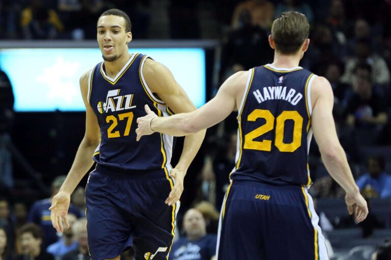 Knicks Fall Apart Late, Fall To Jazz 114-109