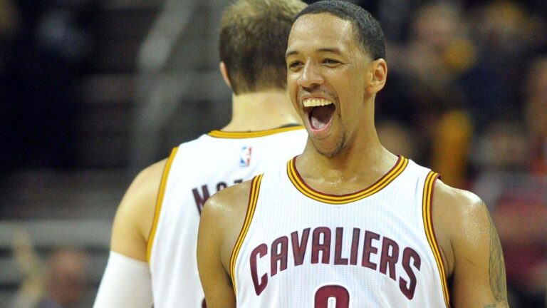 Watch: Channing Frye Hits Game Winner In Philadelphia