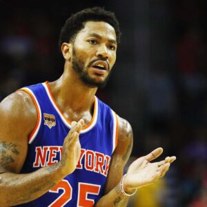 Watch: Derrick Rose Incredible Fastbreak Layup Beats Buzzer